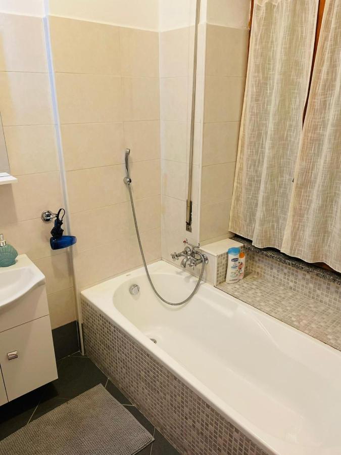 Apartmán Casa Dei Fiori 3 Somma Lombardo Exteriér fotografie